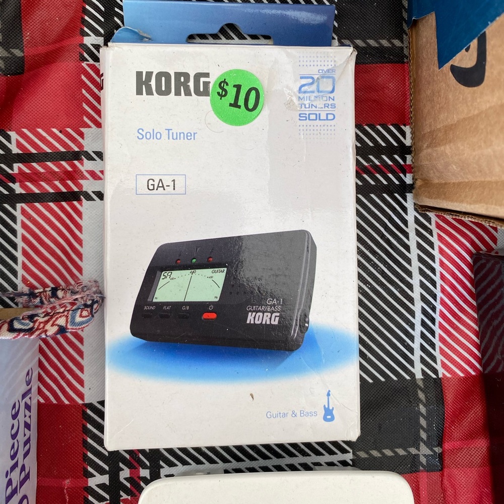 SOLD!!! KORG SOLO GUITAR/BASS TUNER ELECTRONIC BATTERY OPERATED NEW IN BOX
